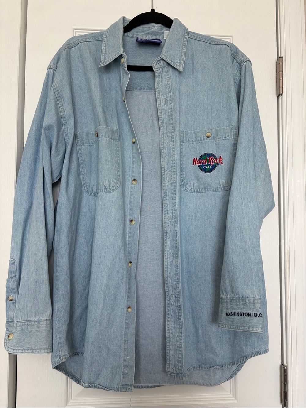 Vintage Hard Rock Cafe Washington DC Denim Shirt Embroidered Button-Up 90s S